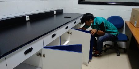 Jasa Pembuatan Meja Laboratoium